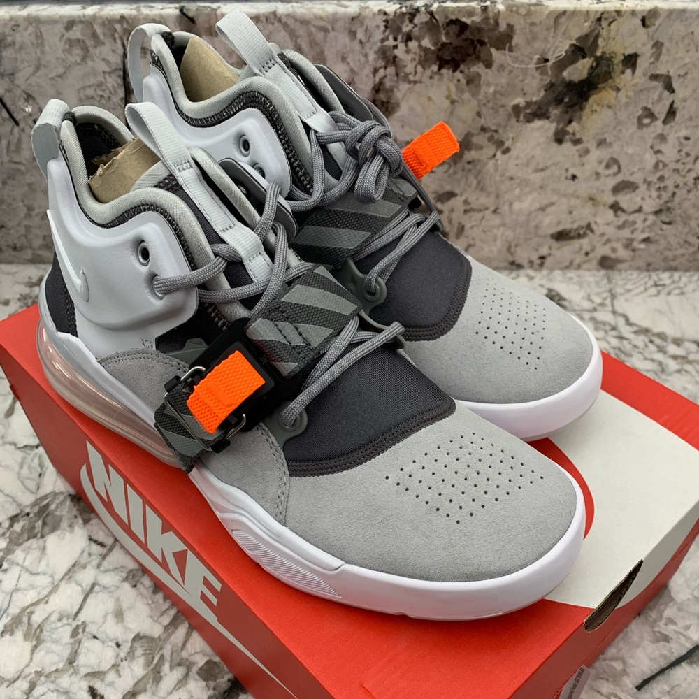 NIKE AIR FORCE 270 wolf grey Size men’s  6.5